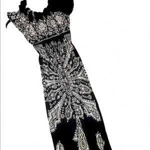 COPY - Beautiful V-Neck Floral Print, Black & White Maxi Dress